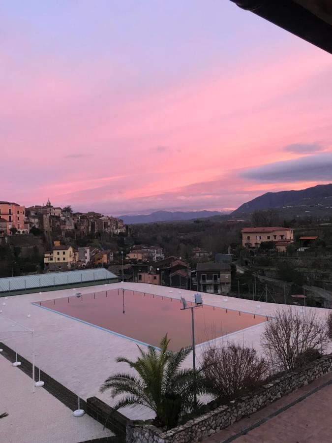 Le Rocce Bed & Breakfast SantʼAgata deʼ Goti Bagian luar foto