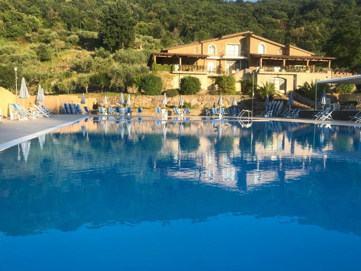 Le Rocce Bed & Breakfast SantʼAgata deʼ Goti Bagian luar foto