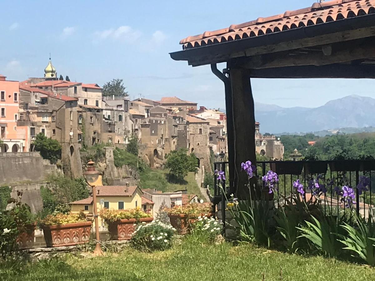 Le Rocce Bed & Breakfast SantʼAgata deʼ Goti Bagian luar foto