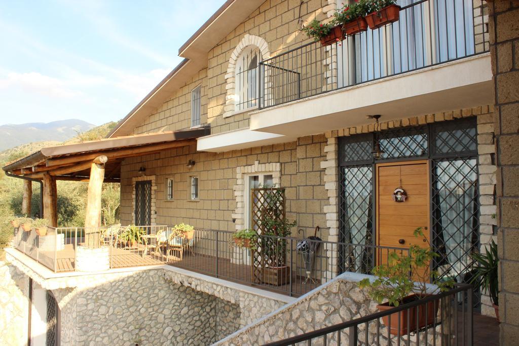 Le Rocce Bed & Breakfast SantʼAgata deʼ Goti Bagian luar foto