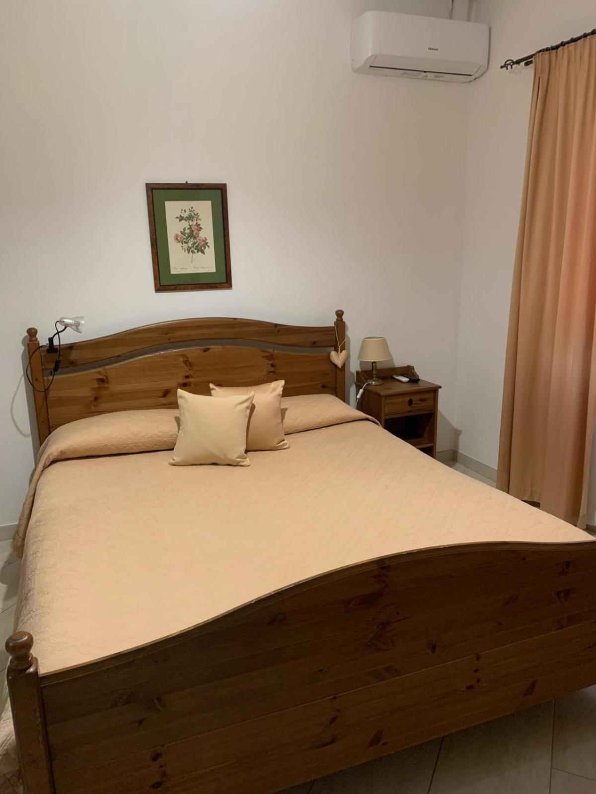 Le Rocce Bed & Breakfast SantʼAgata deʼ Goti Bagian luar foto