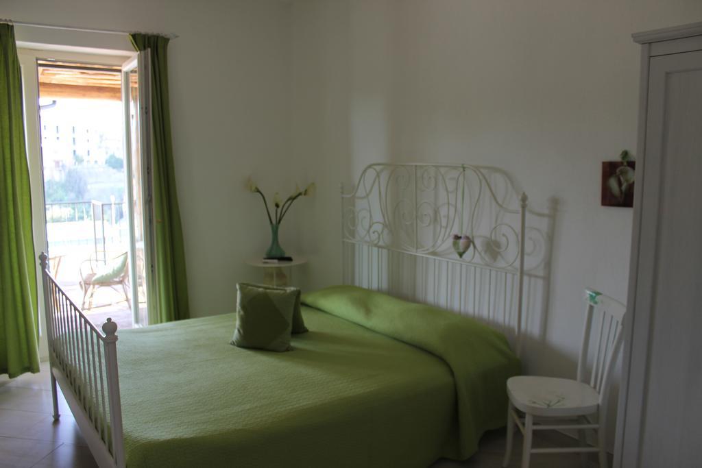 Le Rocce Bed & Breakfast SantʼAgata deʼ Goti Bagian luar foto