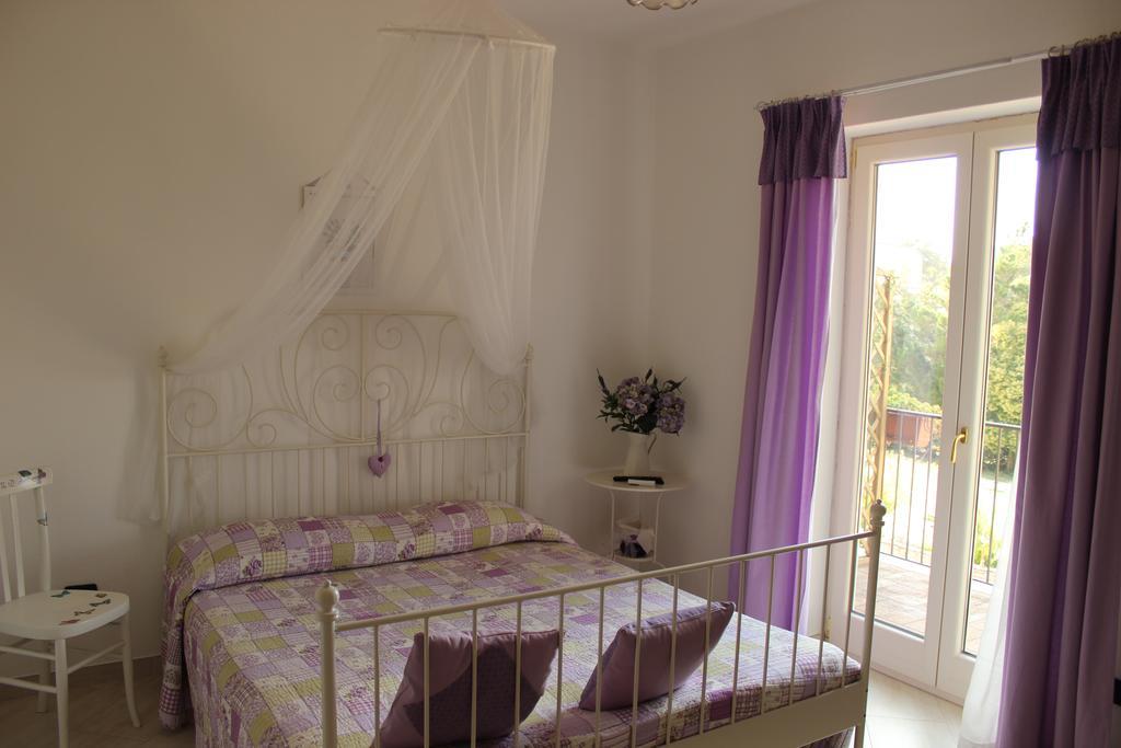 Le Rocce Bed & Breakfast SantʼAgata deʼ Goti Bagian luar foto