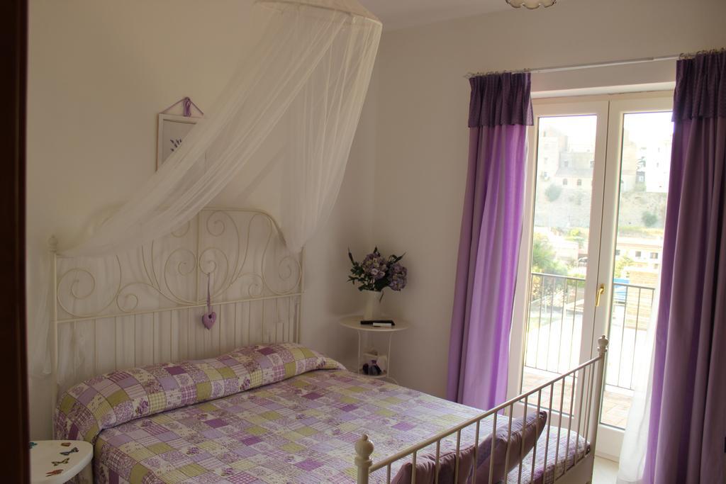 Le Rocce Bed & Breakfast SantʼAgata deʼ Goti Bagian luar foto