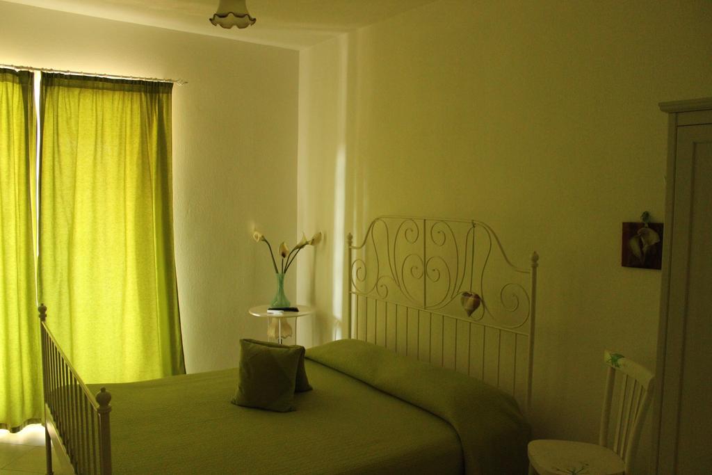 Le Rocce Bed & Breakfast SantʼAgata deʼ Goti Bagian luar foto