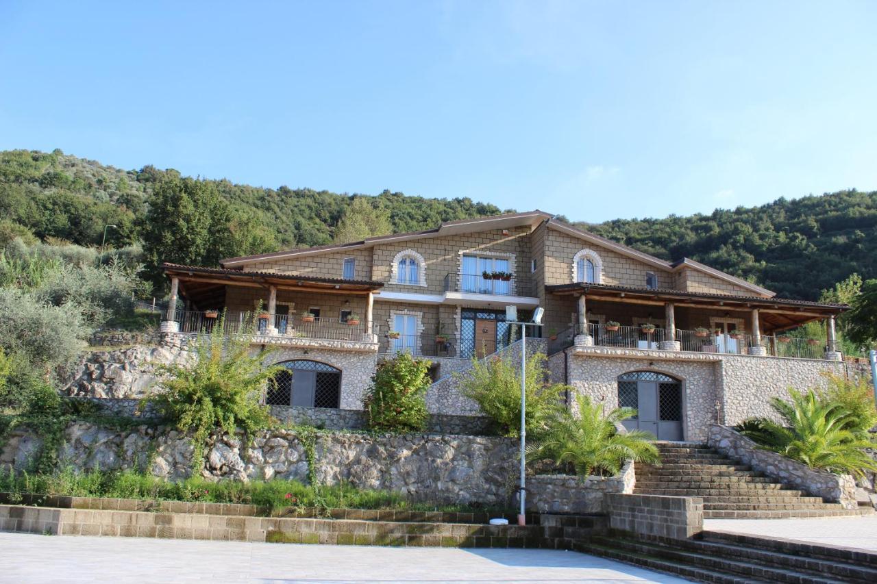 Le Rocce Bed & Breakfast SantʼAgata deʼ Goti Bagian luar foto